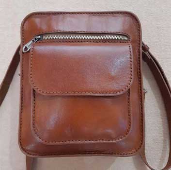کیف چرم طبیعی دوشی مردانه